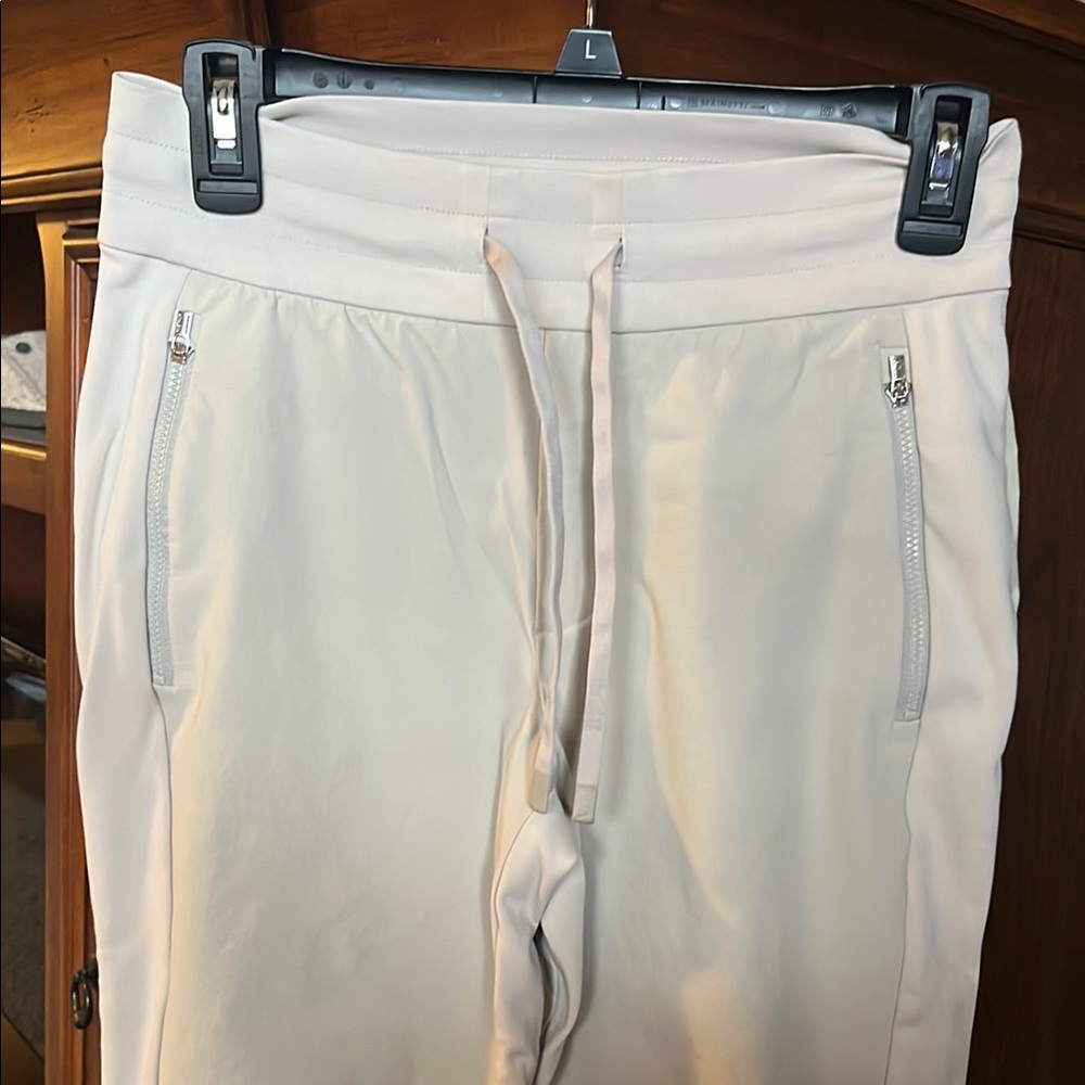 Athleta Hybrid Trek Jogger